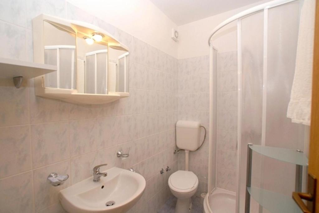 Guest House Katarina Malinska Oda fotoğraf